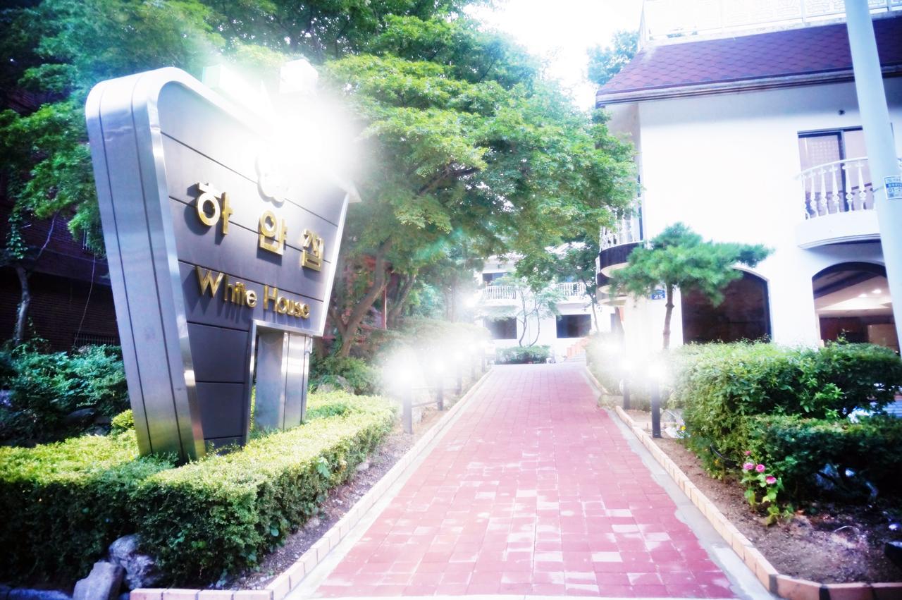 White House Hotel Sokcho Eksteriør billede